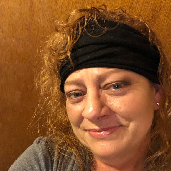 Meet your Posher, Ronda - Picture 2 of 5